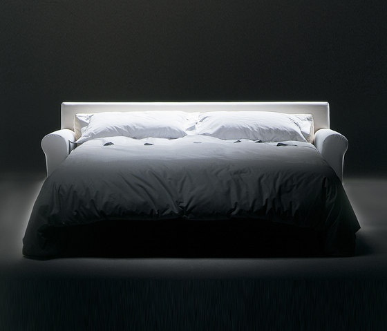 Sofa bed on a frame of wood covered with leather or fabric Ugomaria, Flexform