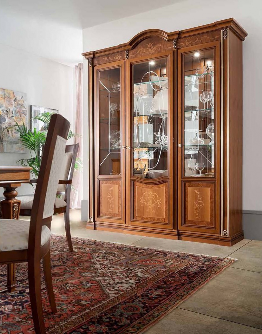 Showcase with internal lighting Verona Maronese