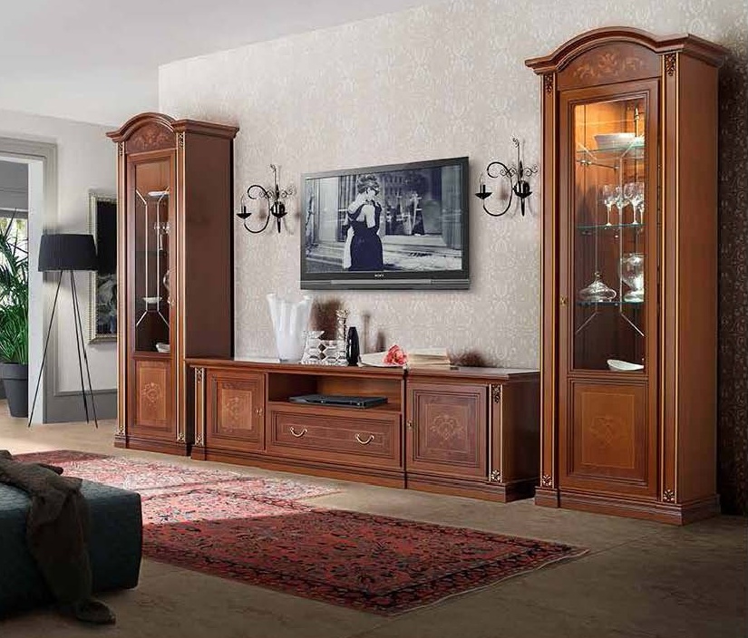 Showcase a classic style Verona, Maronese