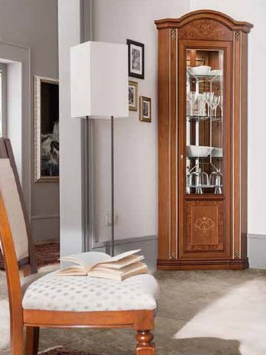 Corner showcase Verona, Maronese