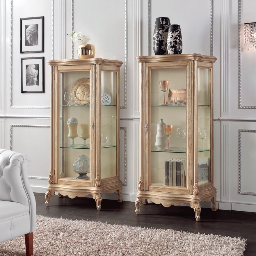 Showcase with glass shelves Mirandola Export