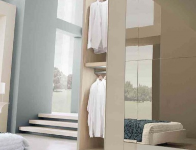 Wardrobe-slider in finishing of oak veneer with mirrored facade Anta liscia, Serenissima