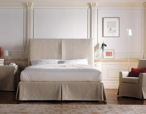 Bed upholstered in cloth Palace, Flou