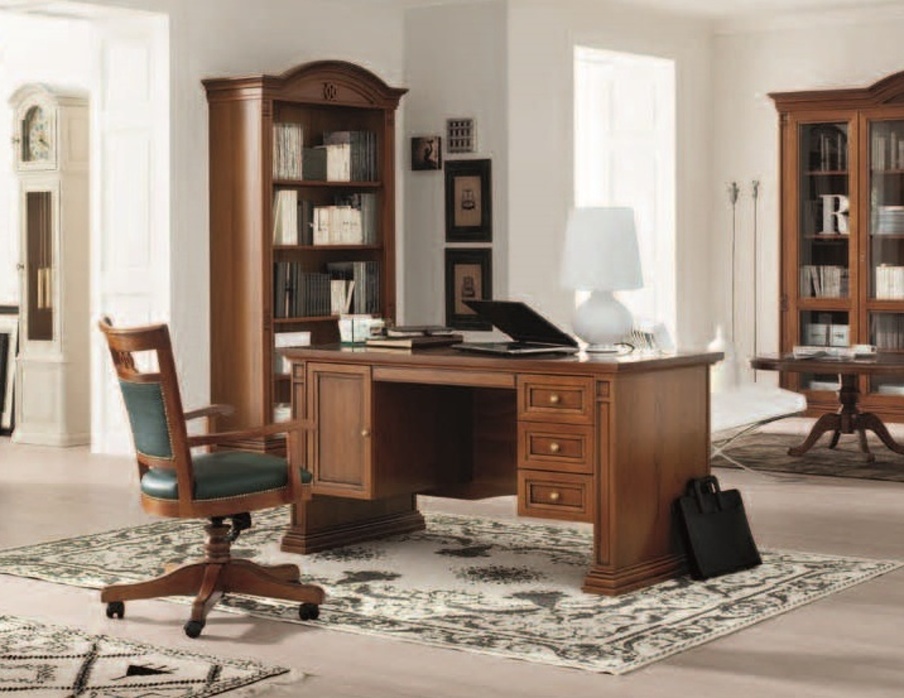 Desk Nabucco, Maronese