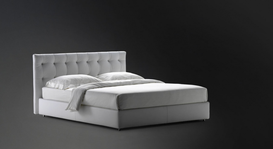 Bed leather Relais Flou