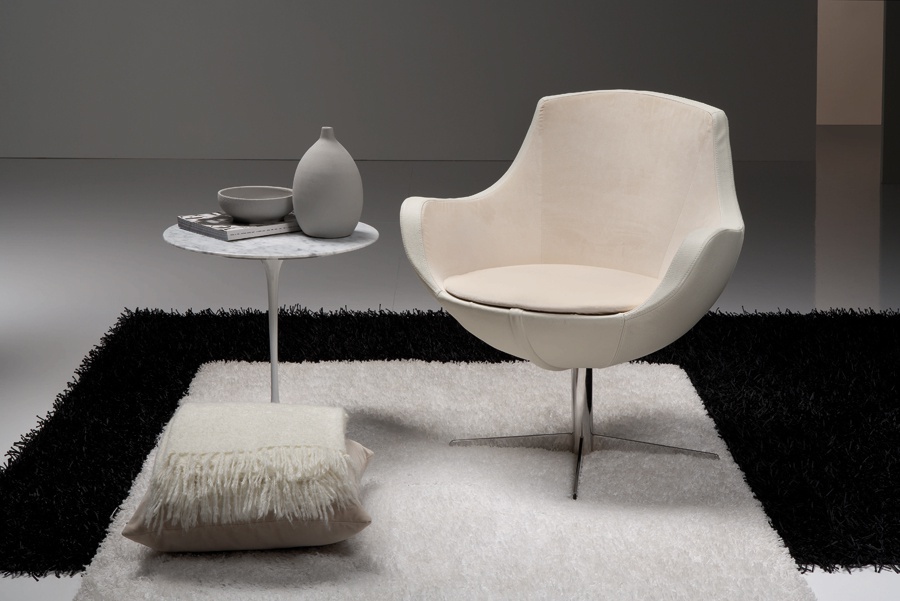 HUEVO chair , Loiudiced