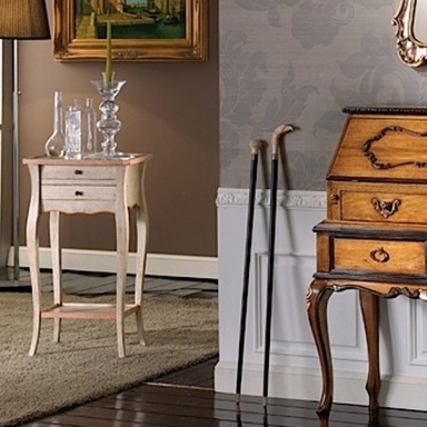 Adam pridivannogo table