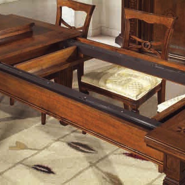 The Tiziano dining table