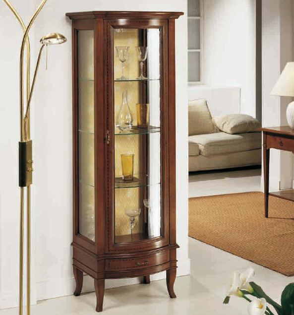 Showcase on bent legs Bomb?, Arve Style