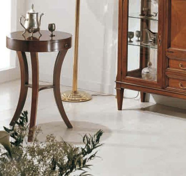 Pridivannogo table on three legs with a triangular shelf Lastonato, Arve Style