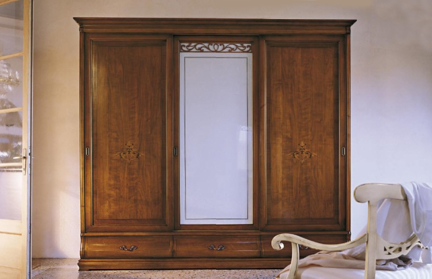 Cabinet with glass Central door Fenice, Arve Style