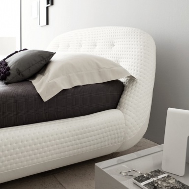 Bed Eclipse microtrapuntato