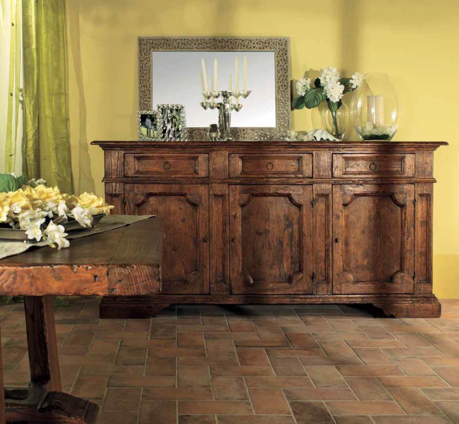 A Snack Bar Astra, Tiferno Mobili