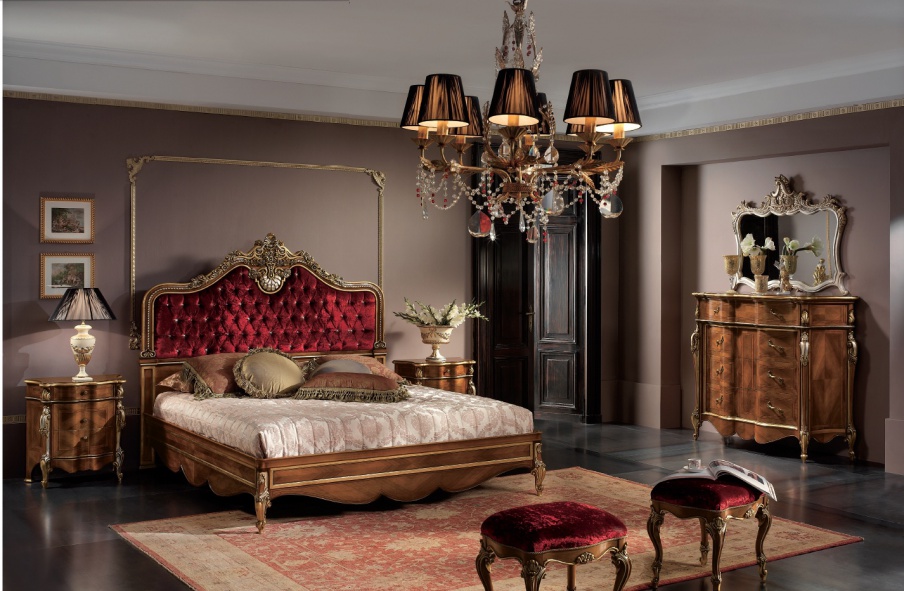 Set for bedroom decoration in walnut and textile Luigi XXI, Arve Style