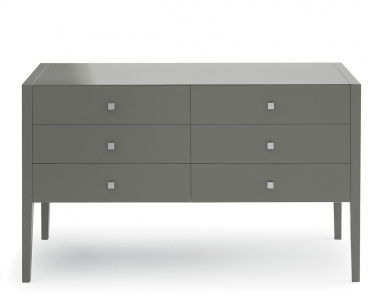 A chest of drawers with metal handles of Vogue, Novamobili