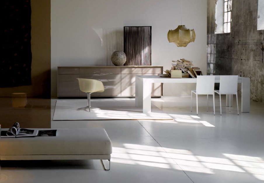 Lacquered chest of drawers, Thesis - features tisettanta furnishings