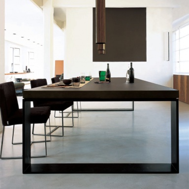 Vittorio dining table 