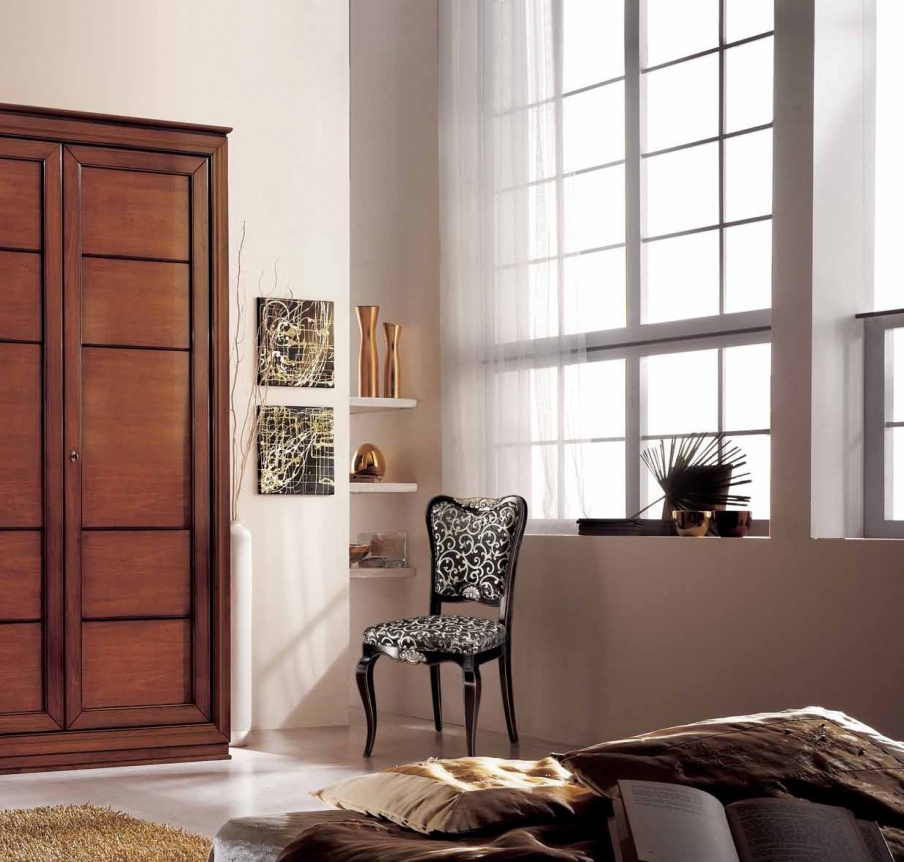 Chair with carved elements in silver Sogni, Arve Style