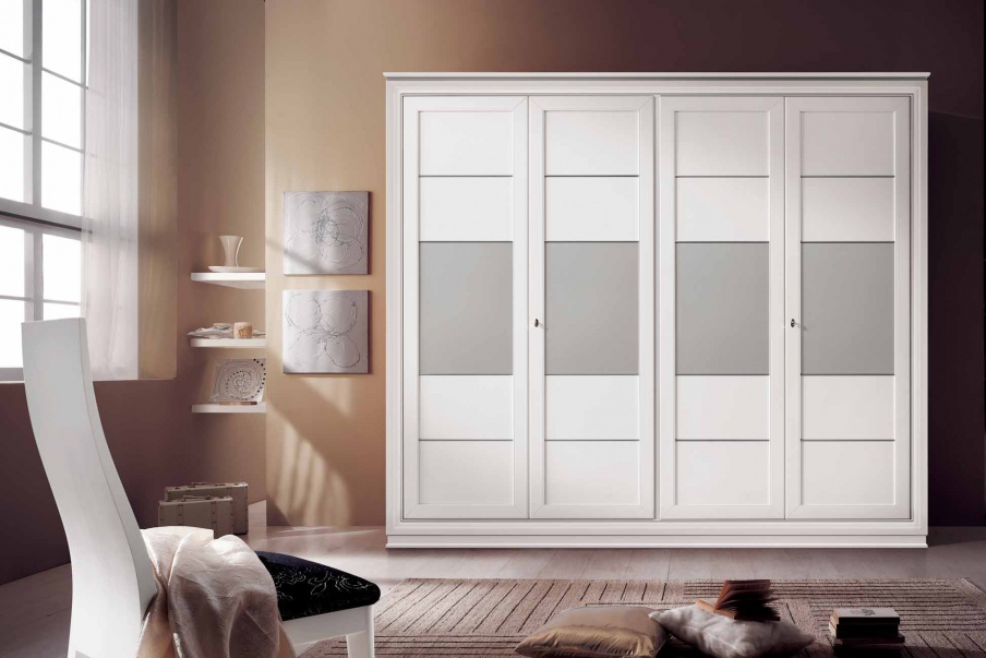 Wardrobe in white lacquer with mirrored inserts Sogni, Arve Style