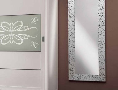 The mirror in rectangular frame in the coverage of silver Sogni, Arve Style