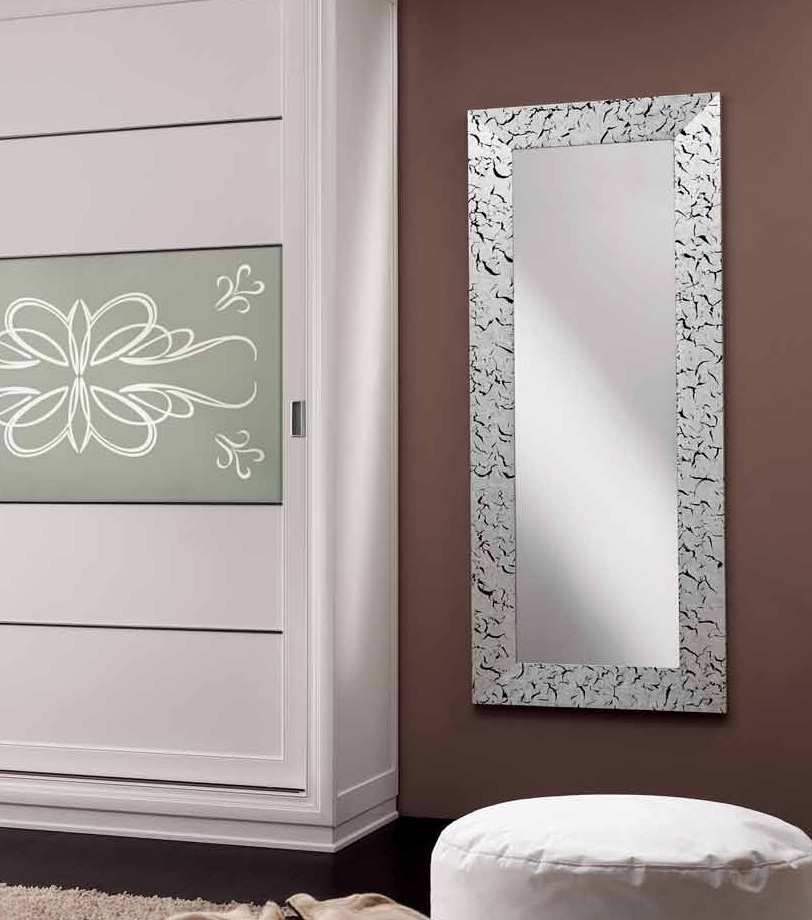 The mirror in rectangular frame in the coverage of silver Sogni, Arve Style
