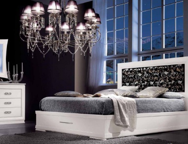 Set for the bedroom in the decoration of the white lacquer and textiles Sogni, Arve Style