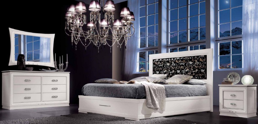 Set for the bedroom in the decoration of the white lacquer and textiles Sogni, Arve Style