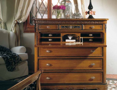 Chest of drawers in walnut veneer on the basis of the Villa, Arve Style