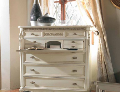 A chest of drawers in white matte lacquer on carved legs Villa, Arve Style