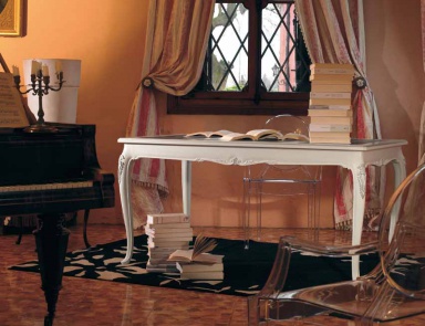 Desk in white lacquer on figured legs Villa, Arve Style