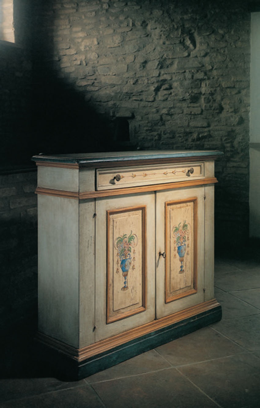A chest of drawers with hinged doors Farnese, Tiferno Mobili