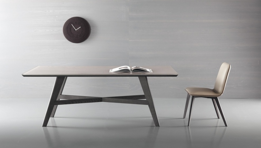 The Venice dining table, Rossetto Armobil