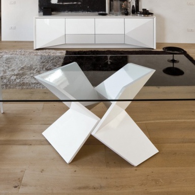 The Sapphire dining table