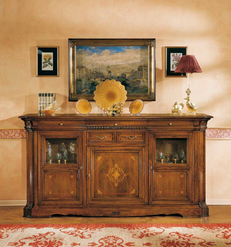 Sideboard with 3 doors with carving and inlay Dogi, Arve Style