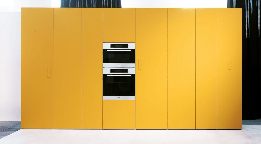 The cupboard of N. O. W., Lago