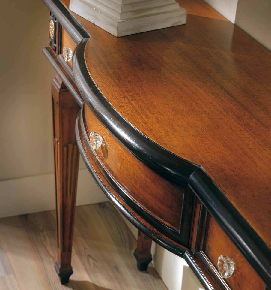 Console with carvings and fine furniture Vivre Lux, Arve Style