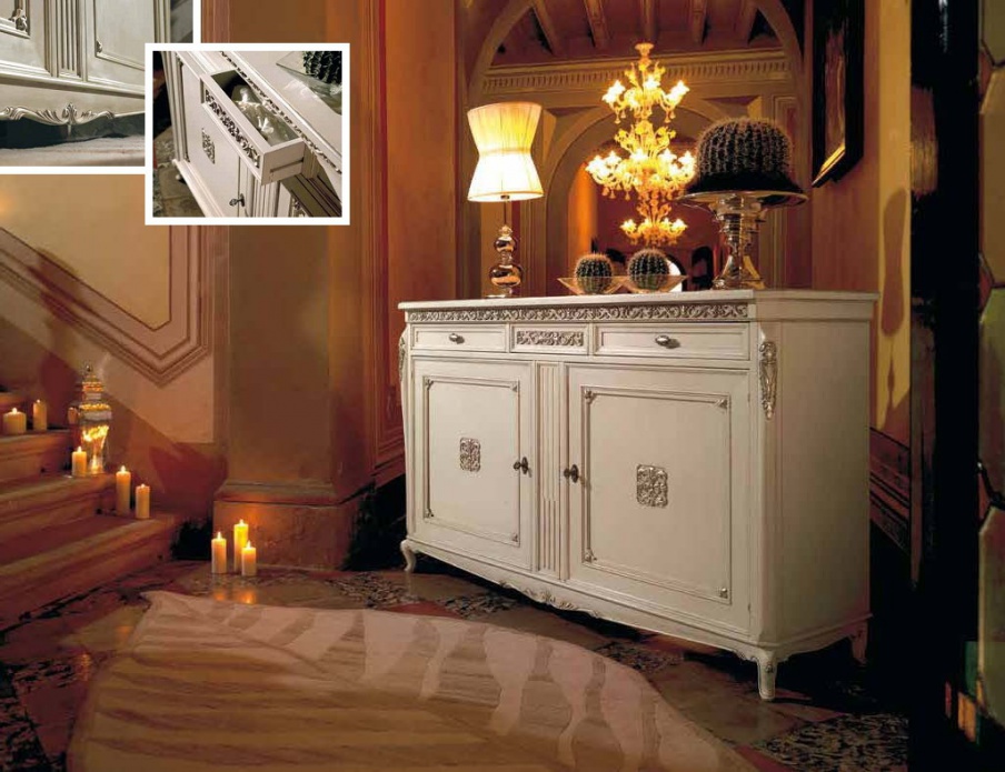 Sideboard with 2 doors in white lacquer with silver Villa, Arve Style