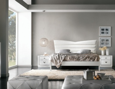 Headsets for bedroom with silver accessories and white lacquered Giselle, Arve Style