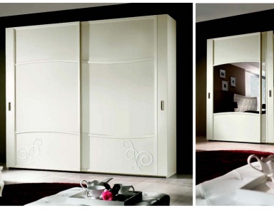 Wardrobe in ivory lacquer with a pearl patina Mir?, Arve Style