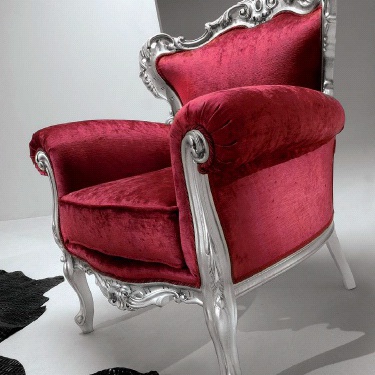 The Chair Shakira, Formerin