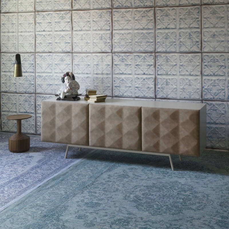 Cabinet with metal legs Square, Miniforms 