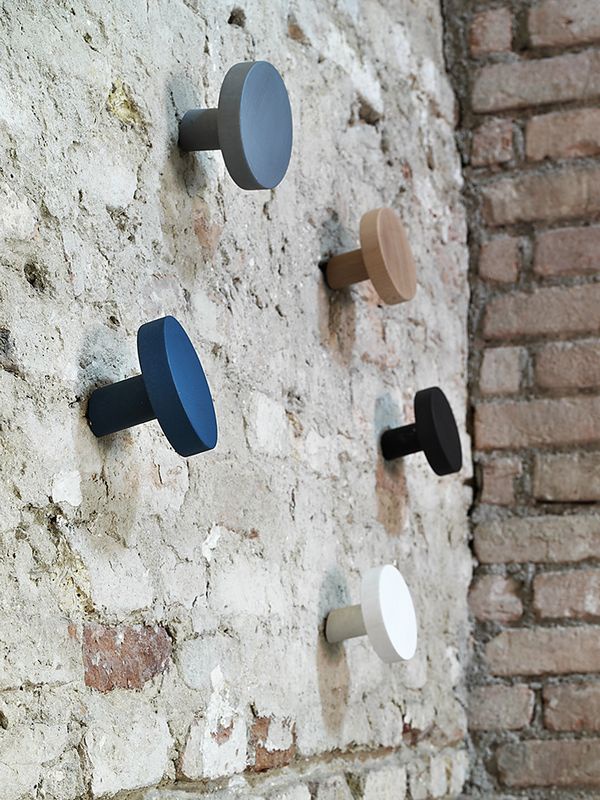 Hanger made of wood Chiodo, Miniforms