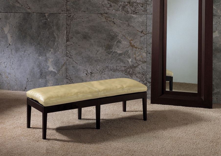 The Bench Athena, Longhi