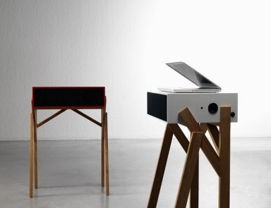 The console is natural wood Torototela, Miniforms