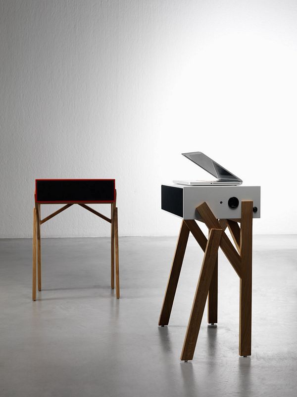 The console is natural wood Torototela, Miniforms