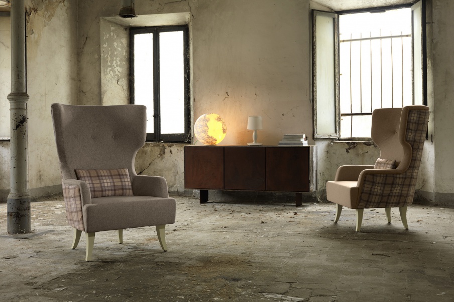 The high-backed chair Donna, Domingo Salotti