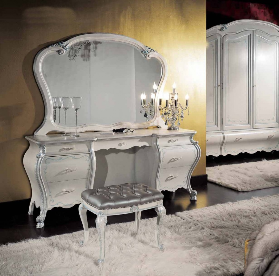 Dressing table with inlay, Mirandola export