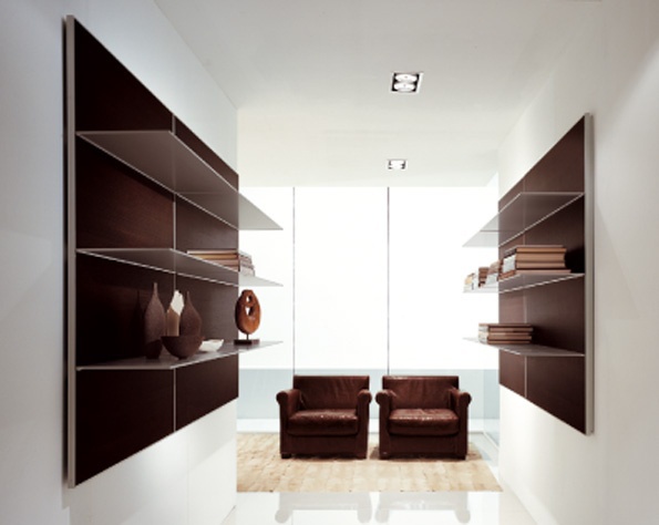 The rack is made of aluminum and glass Vertical, Longhi