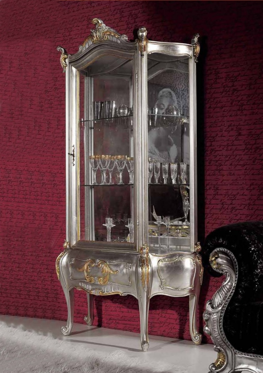 Showcase with decorative ornament, Mirandola Export