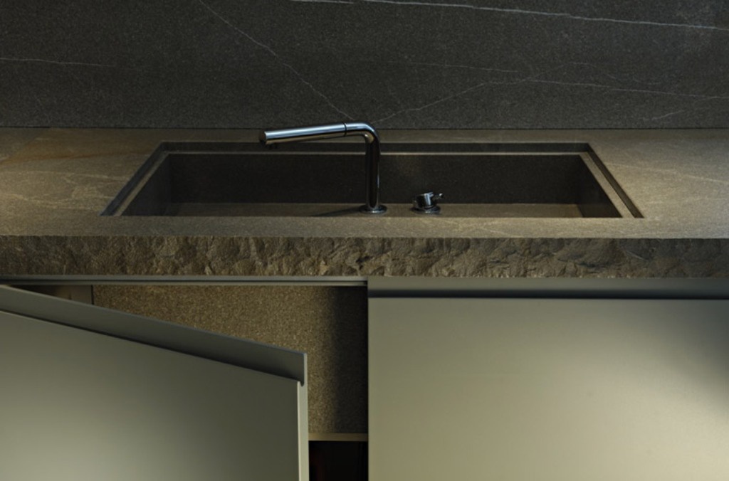 Kitchen (kitchen set) was made of natural wood Target, Matteo Gennari